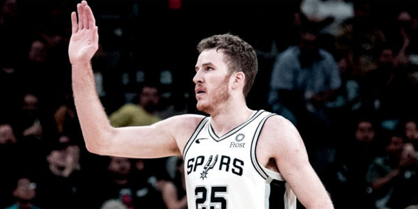 jakob poeltl defense