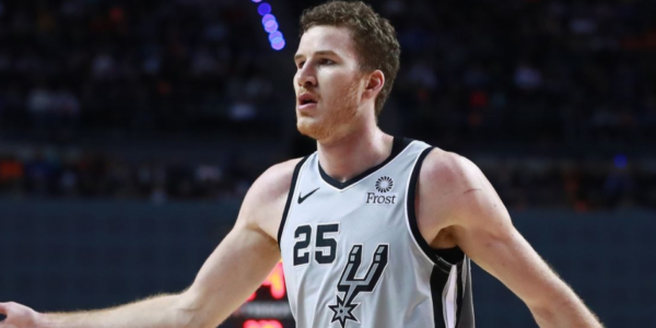 jakob poeltl threes