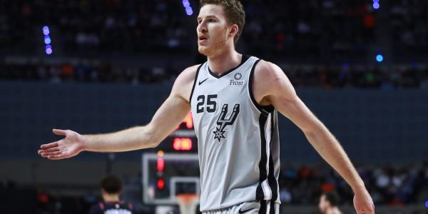 spurs extend qualifying offers jakob poeltl drew eubanks quinndary weatherspoon