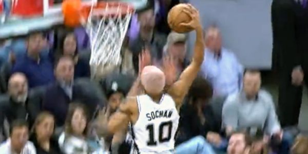 jeremy sochan dunk against the kings