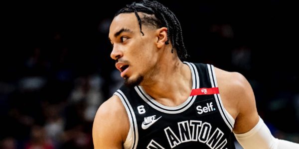 tre jones bucks